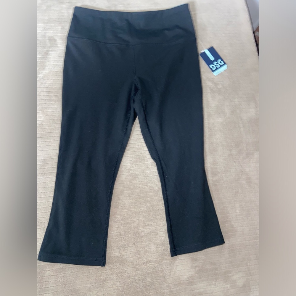 DSG Women's Black Capris